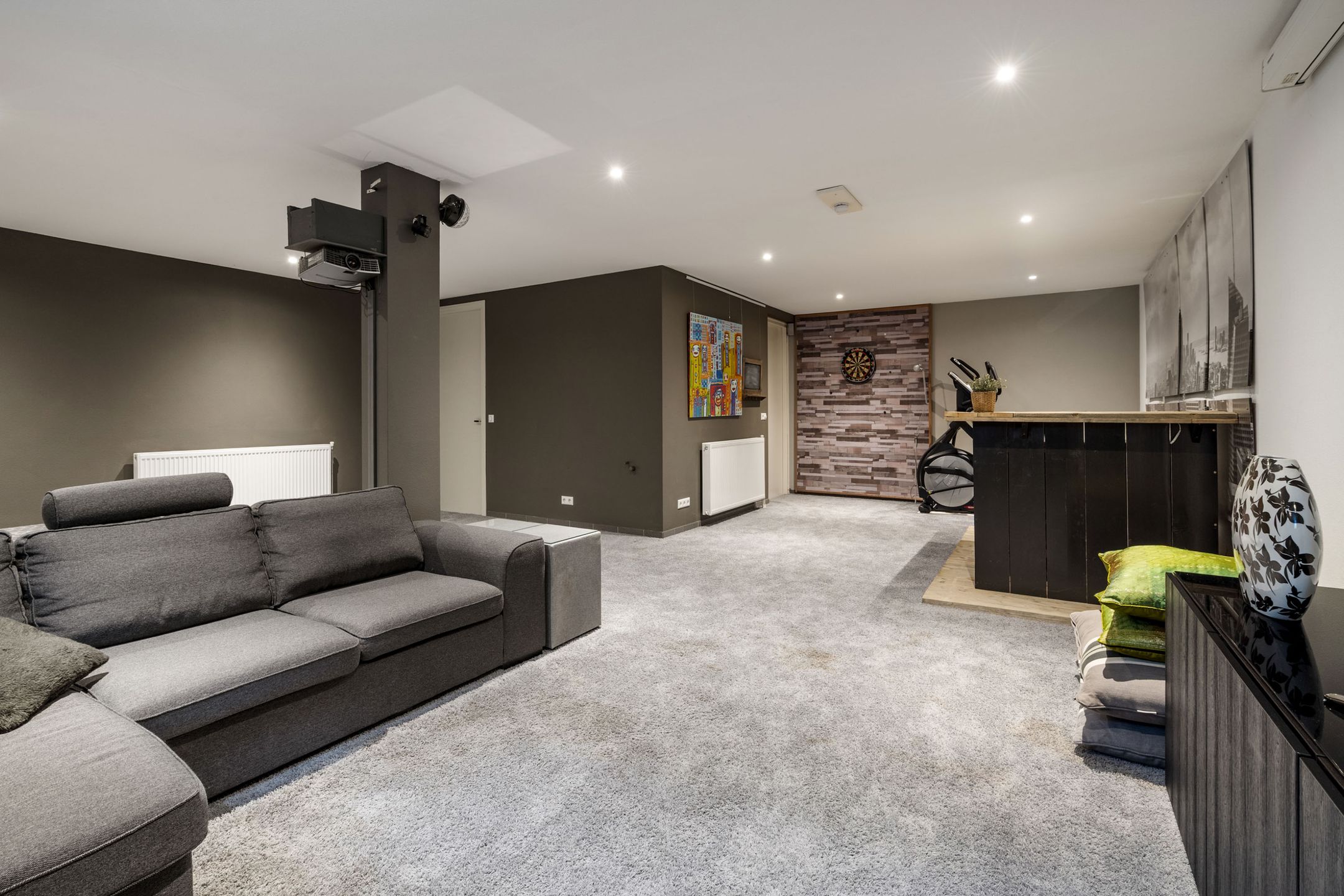 Foto 24 van van Brederodestraat 2