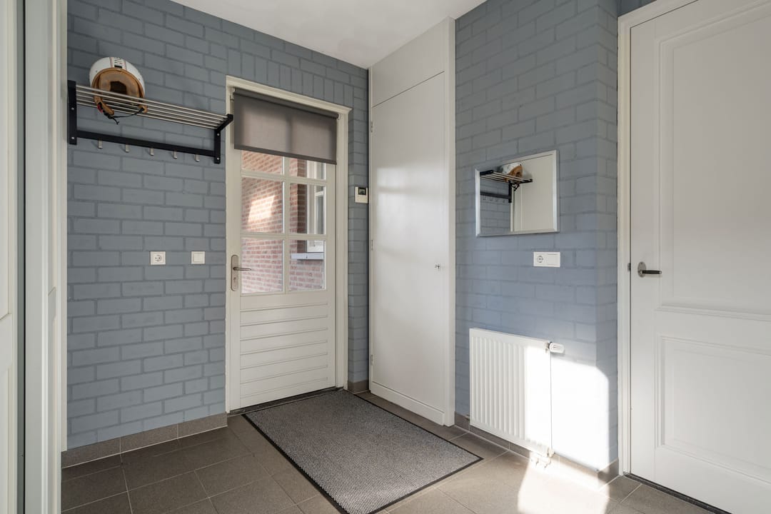 Foto 38 van van Brederodestraat 2