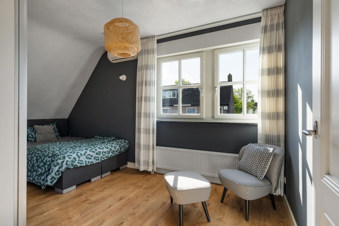 Foto 46 van van Brederodestraat 2