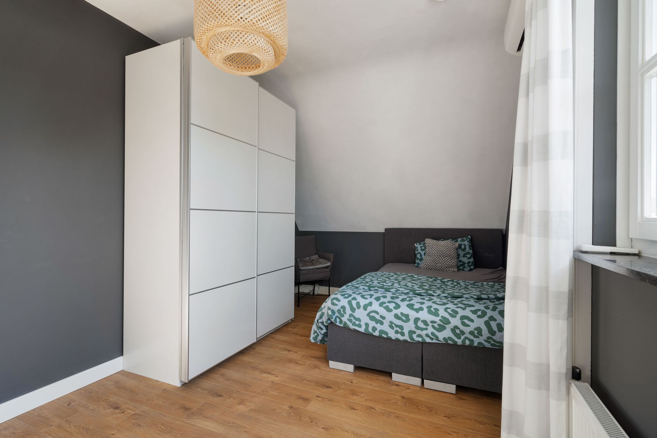 Foto 48 van van Brederodestraat 2