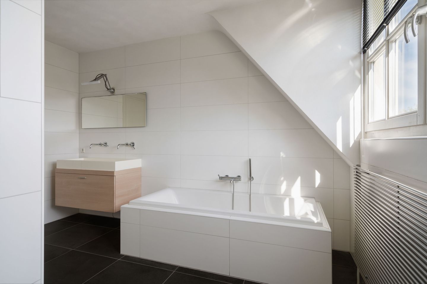 Foto 55 van van Brederodestraat 2