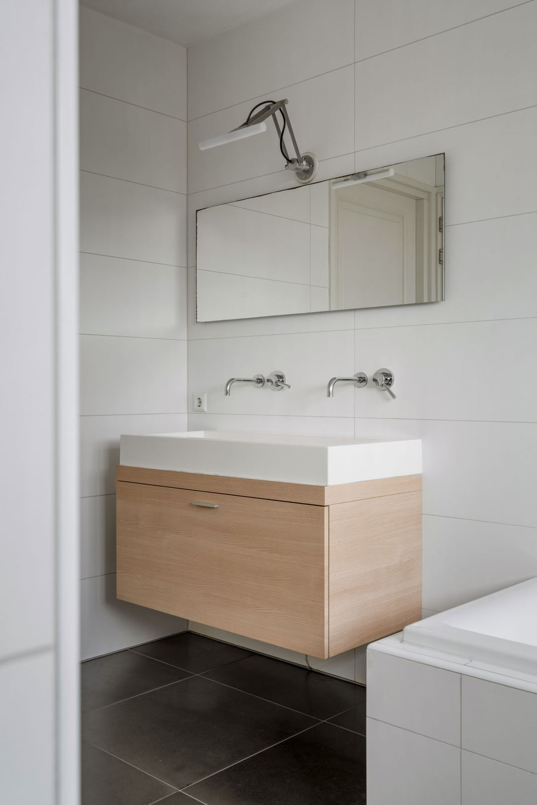 Foto 56 van van Brederodestraat 2