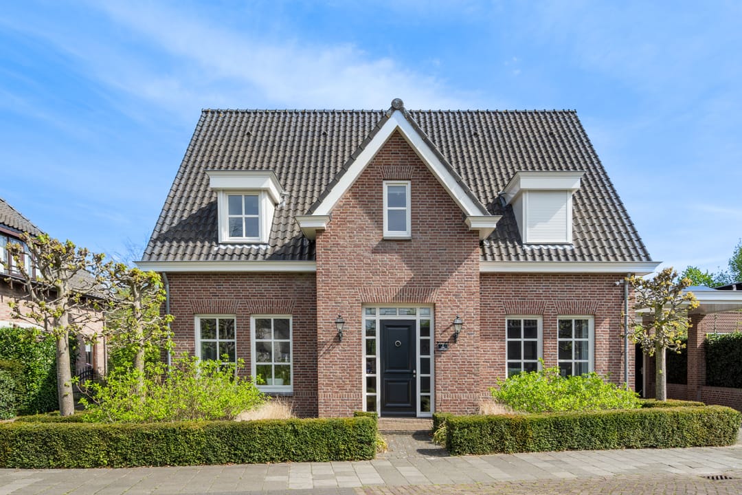 Foto 62 van van Brederodestraat 2