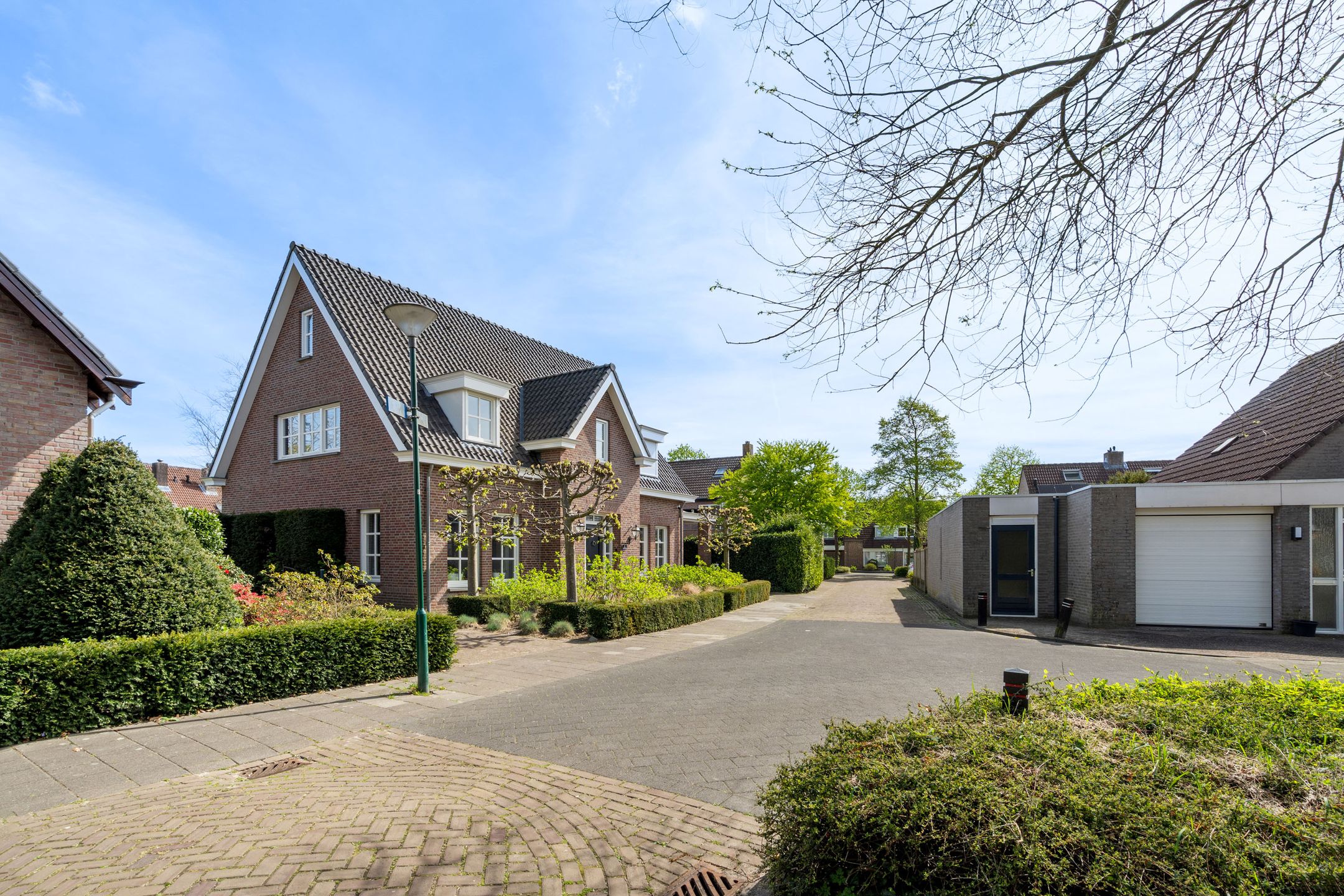 Foto 63 van van Brederodestraat 2