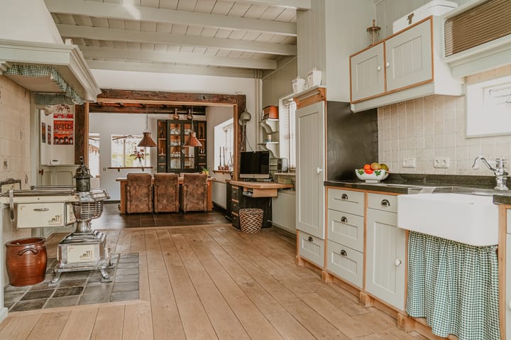 Photo 8 of Florastraat 36