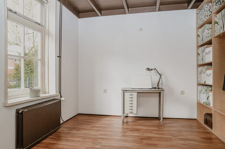 Photo 28 of Florastraat 36