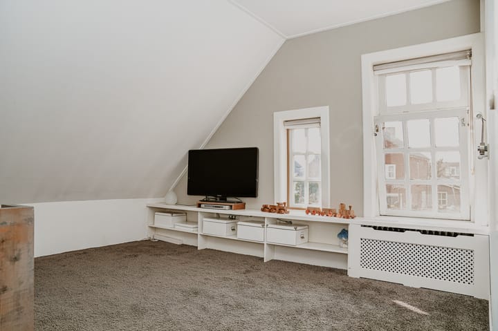 Photo 34 of Florastraat 36