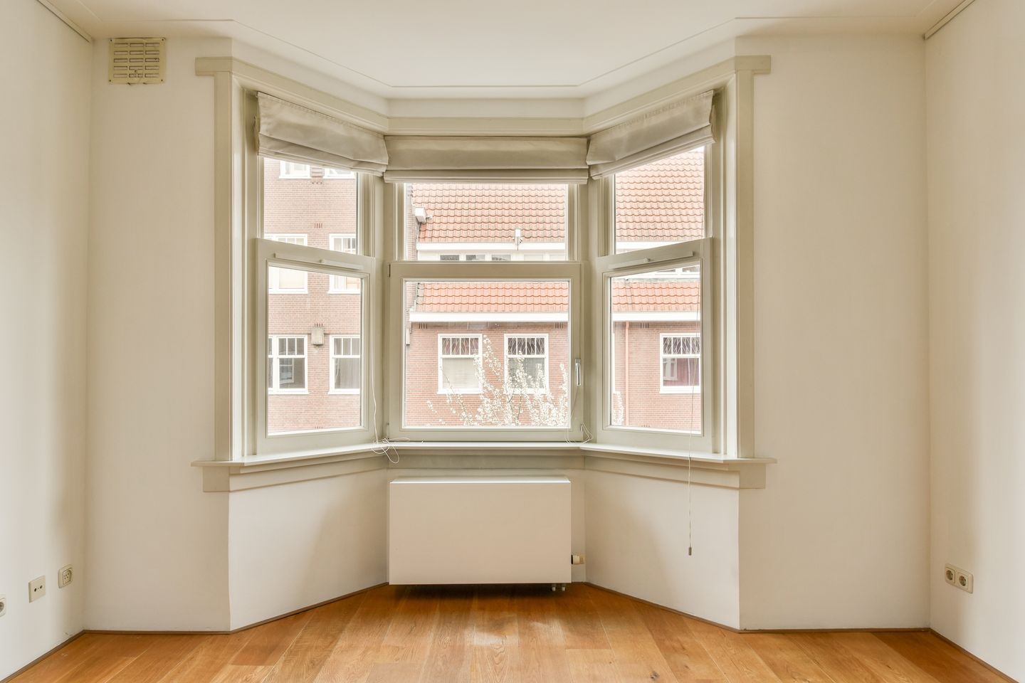 Photo 4 of Kromme Leimuidenstraat 6-2