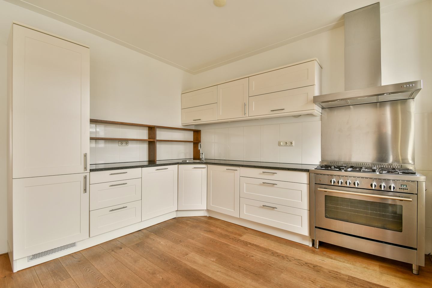 Photo 5 of Kromme Leimuidenstraat 6-2