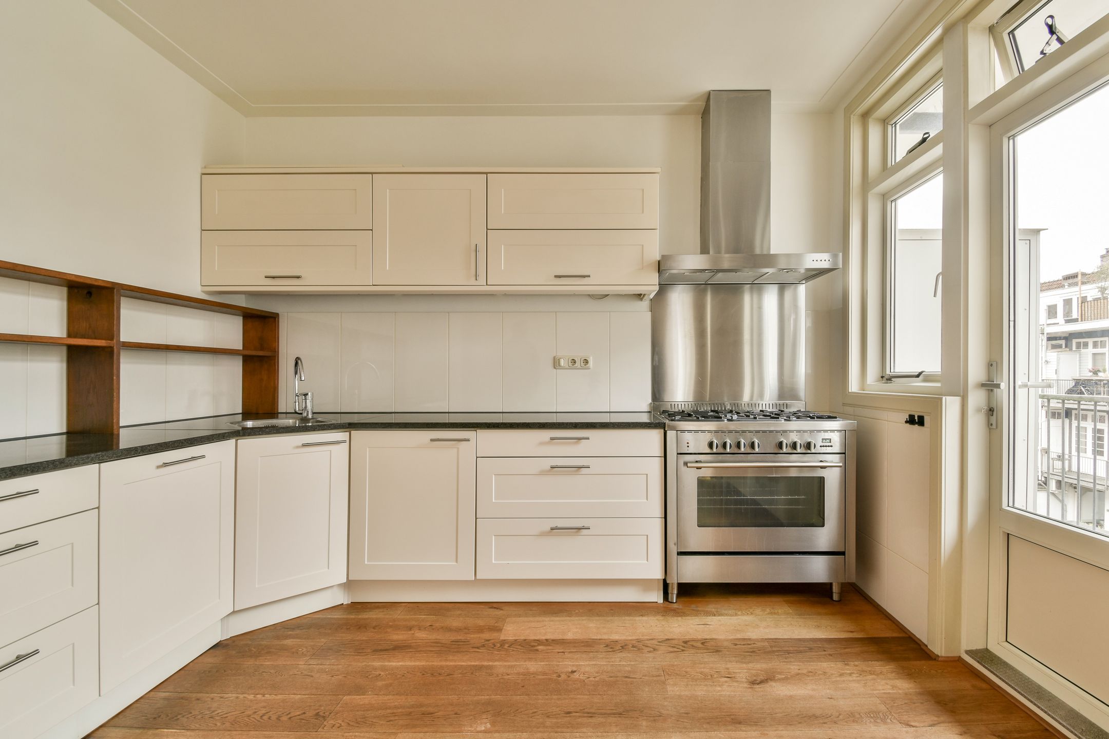 Photo 6 of Kromme Leimuidenstraat 6-2