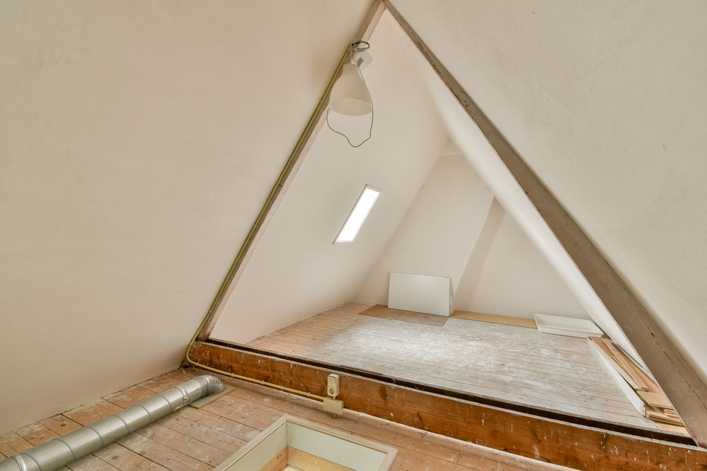 Photo 19 of Kromme Leimuidenstraat 6-2