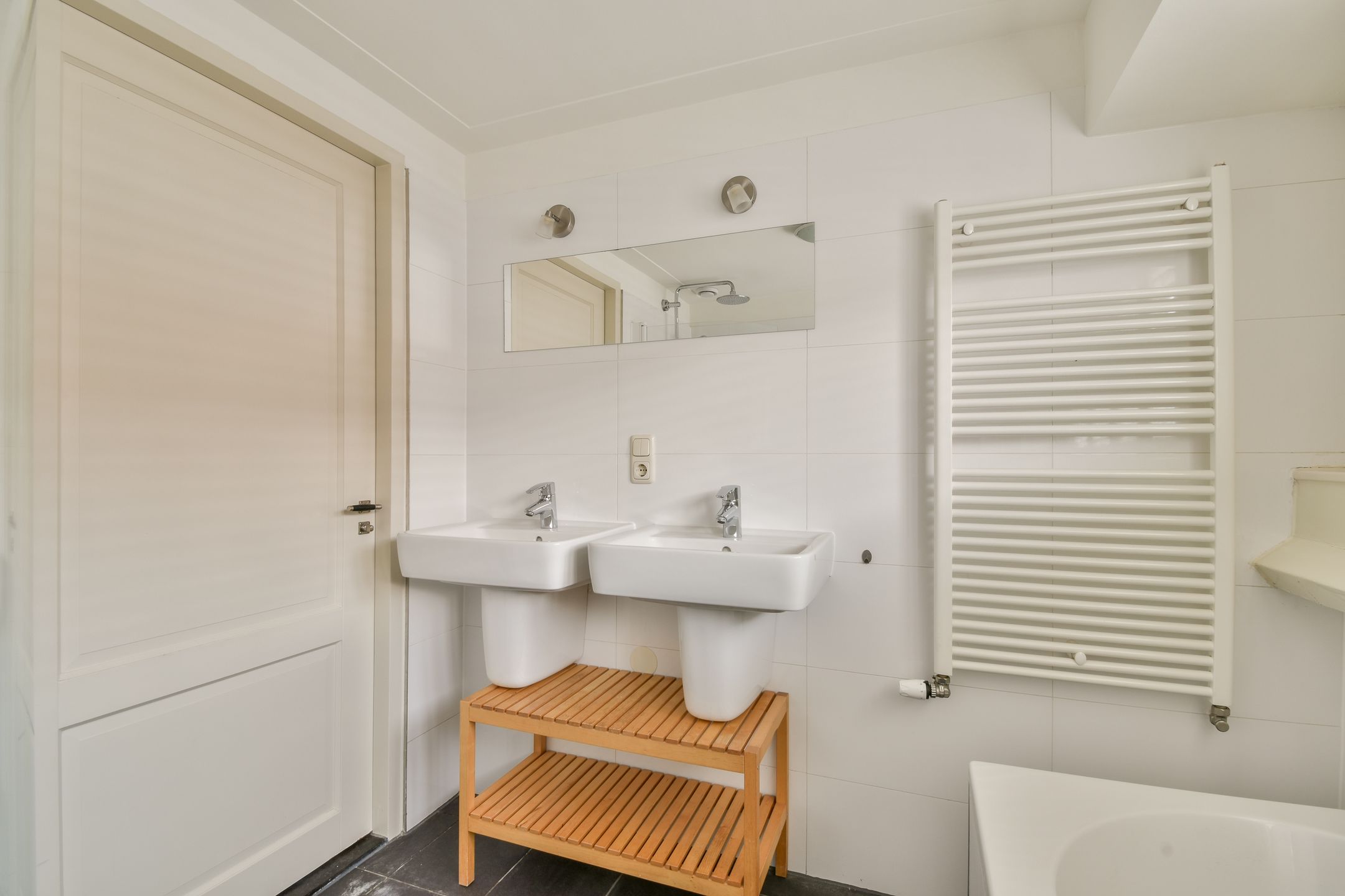 Photo 18 of Kromme Leimuidenstraat 6-2