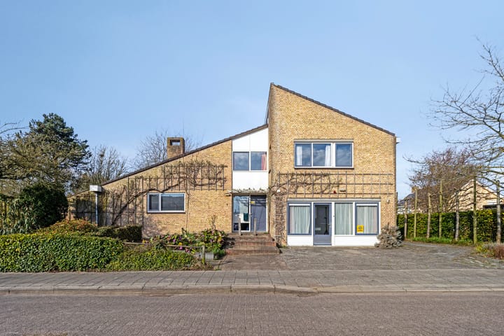 Foto 1 van Van Beethovenlaan 1