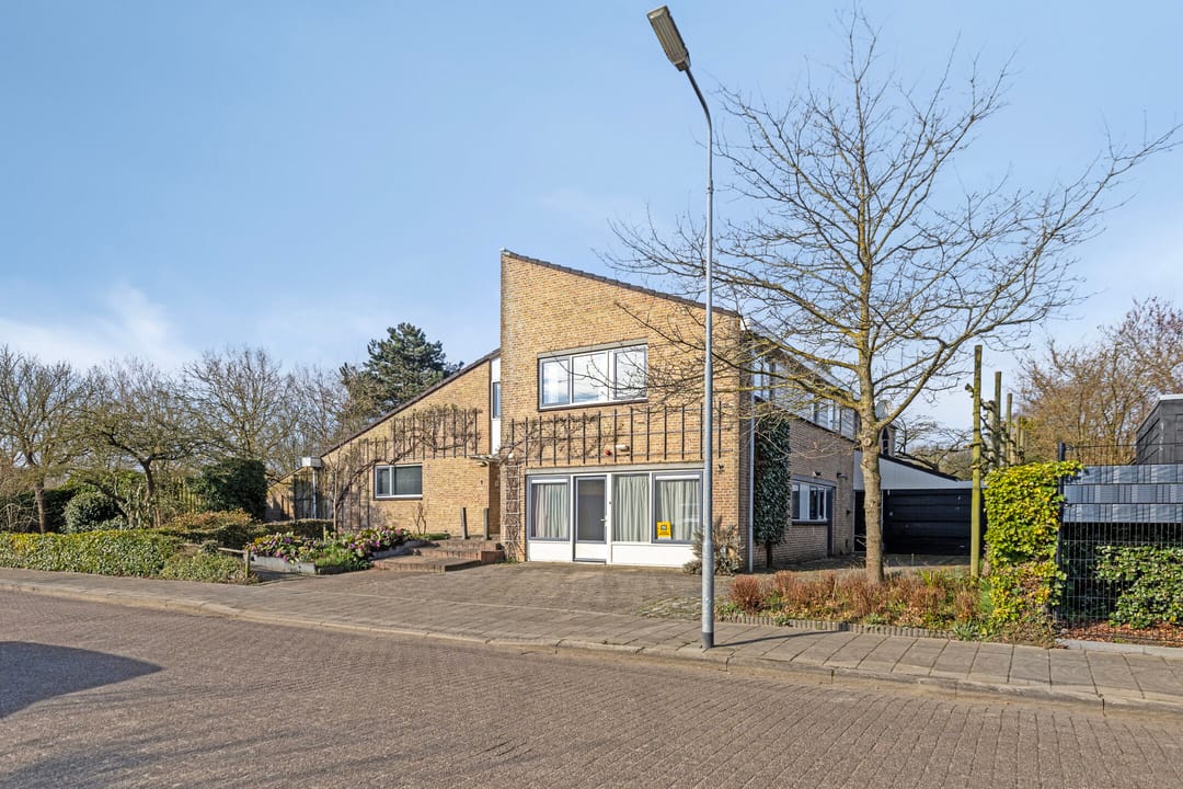 Photo 2 of Van Beethovenlaan 1