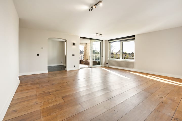 Foto 7 van Hermelijnvlinder 117