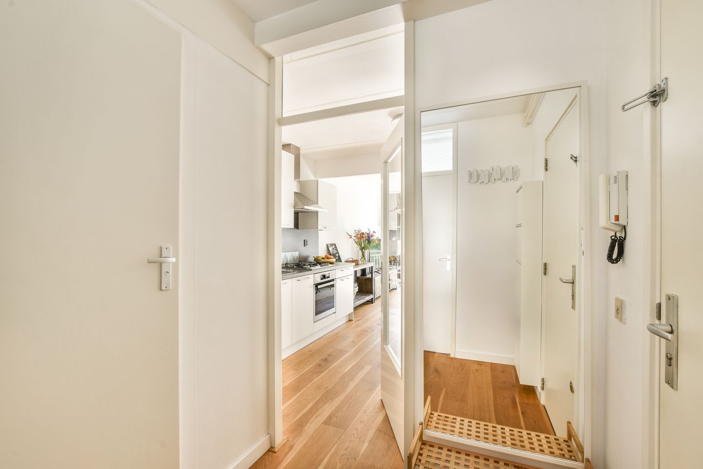 Photo 5 of Deymanstraat 44