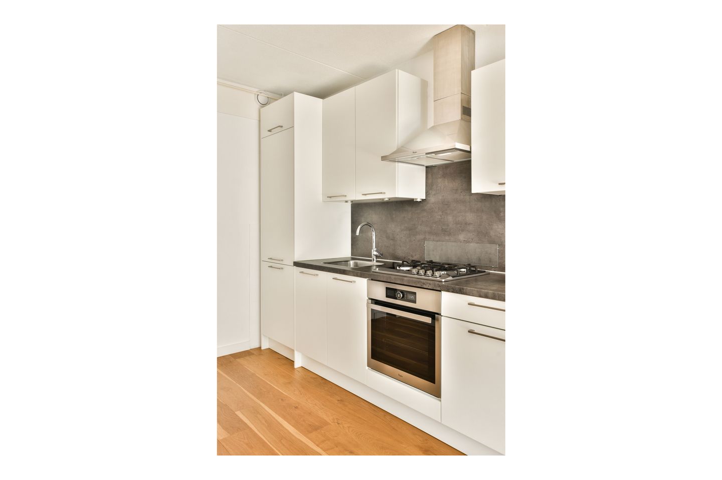 Photo 10 of Deymanstraat 44