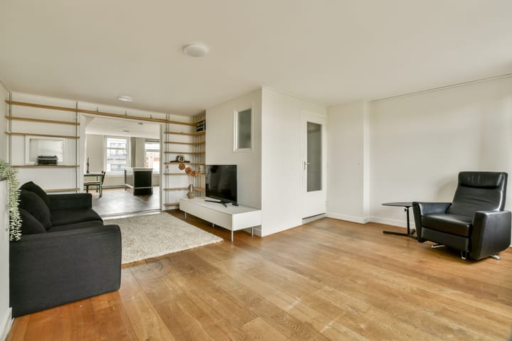 Photo 4 of Spaarndammerstraat 71-3