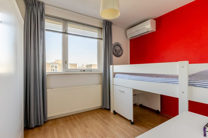 Photo 24 of Jan Schoutenstraat 37