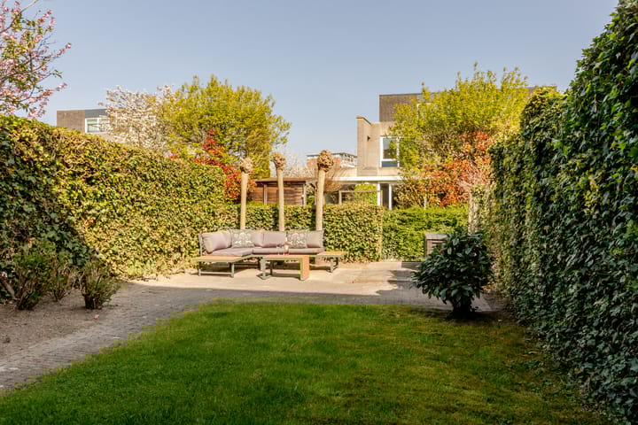 Photo 32 of Jan Schoutenstraat 37