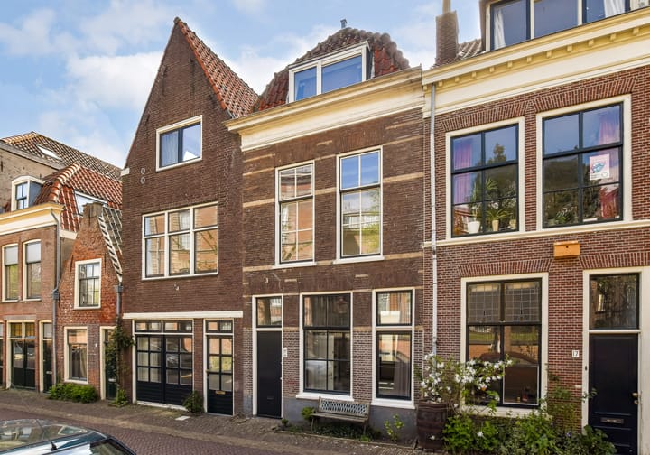 1e Binnenvestgracht 16