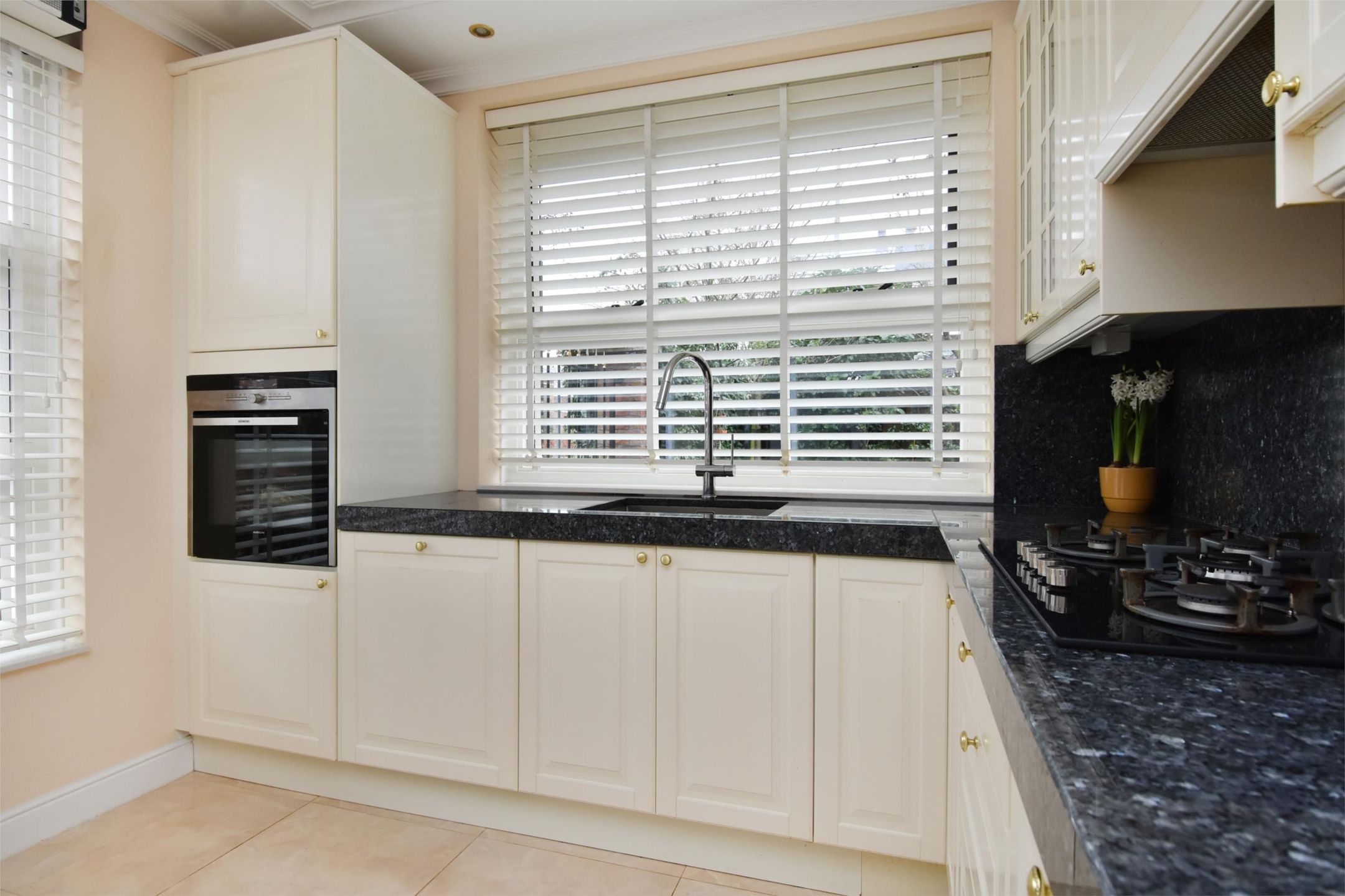 Foto 15 van Molenpolderstraat 2