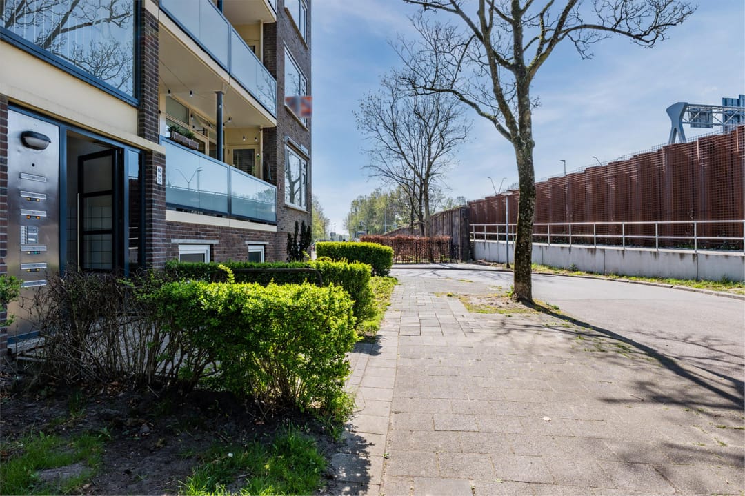 Photo 8 of Betje Wolffstraat 60