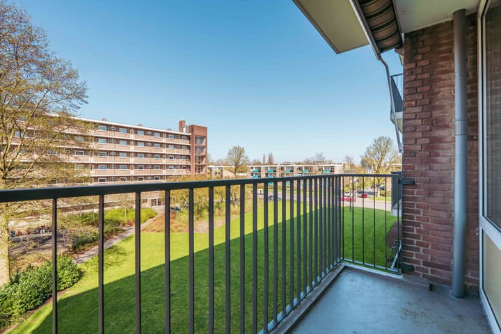 Foto 2 van Mr. G. Groen van Prinstererlaan 291