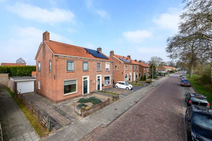 Foto 23 van Burgemeester Mackaystraat 38