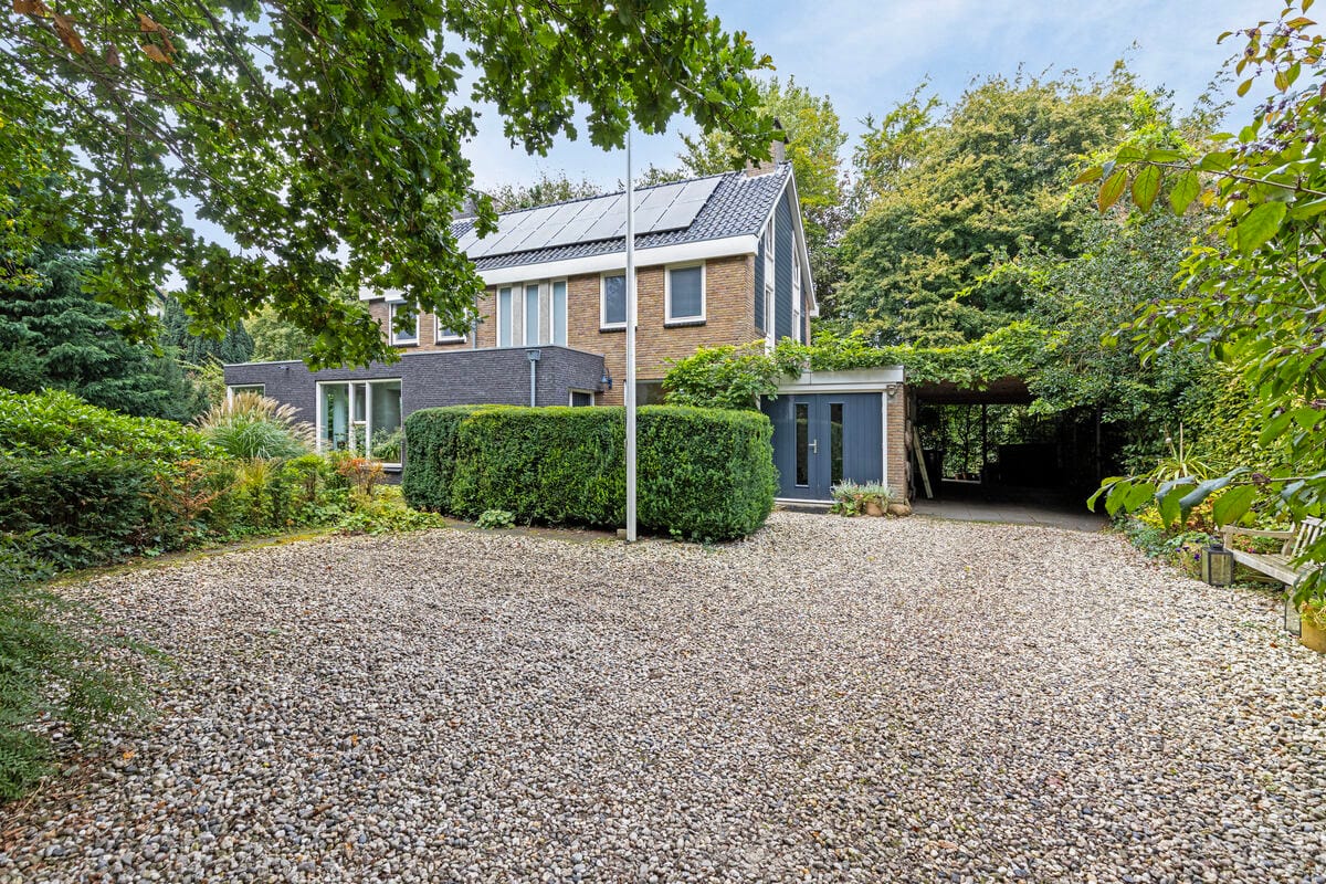 Foto 1 van Familie Bronsweg 8