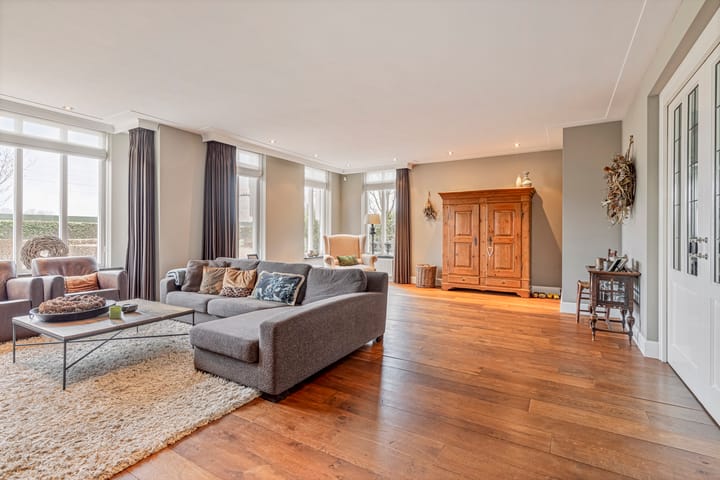 Photo 3 of Spoorweglaan 14