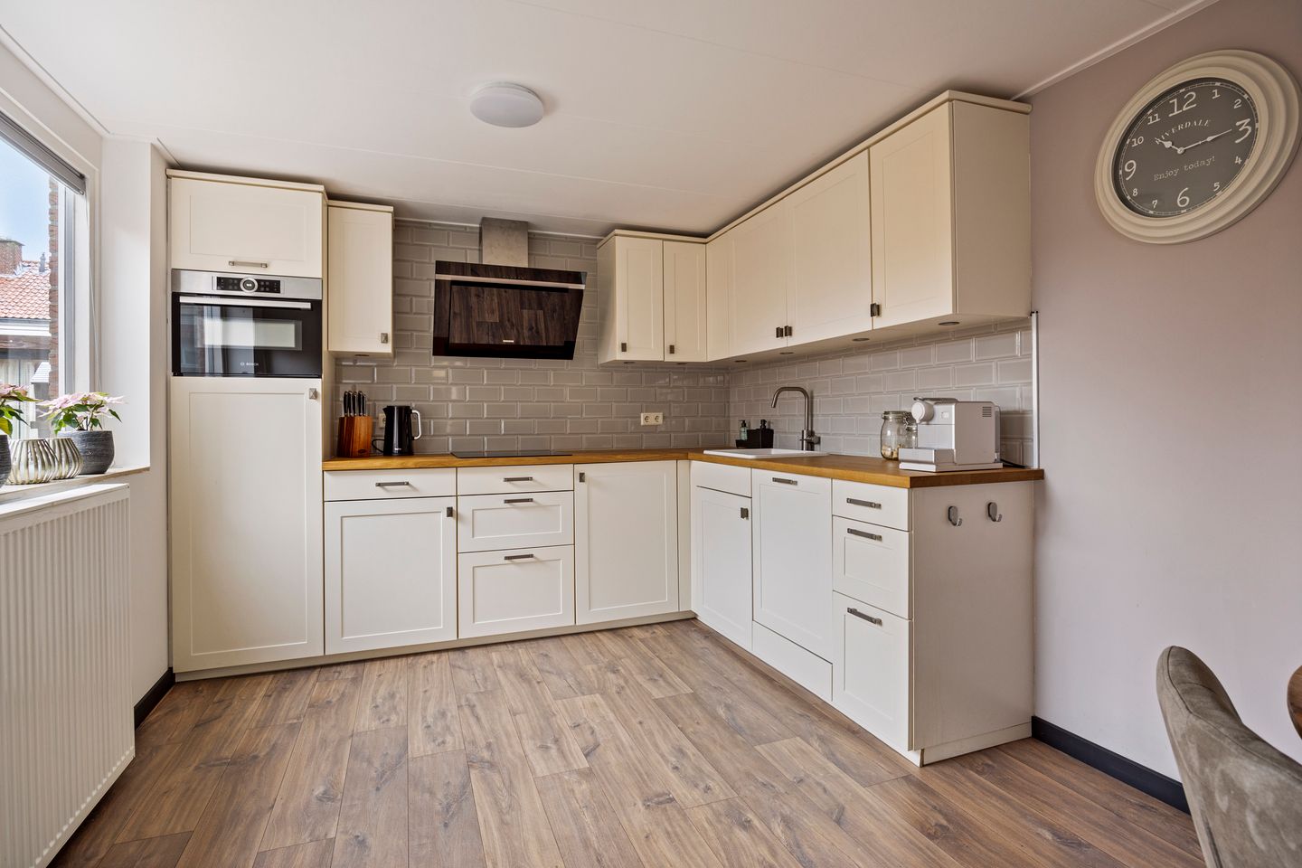 Foto 10 van Meeuwenstraat 17