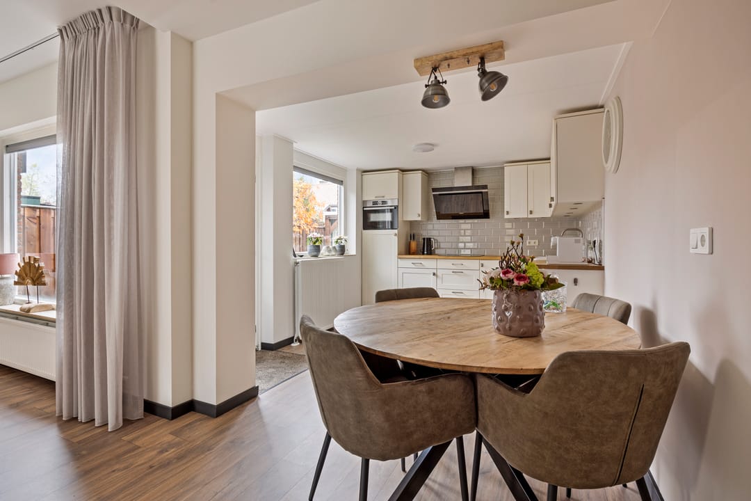 Foto 8 van Meeuwenstraat 17