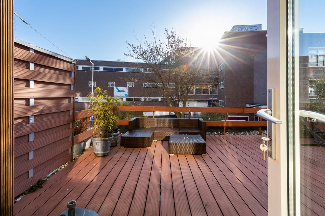 Photo 13 of Jonker Fransstraat 90-B