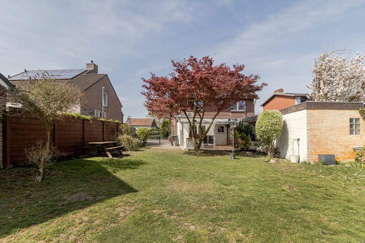 Photo 38 of Eindstraat 94