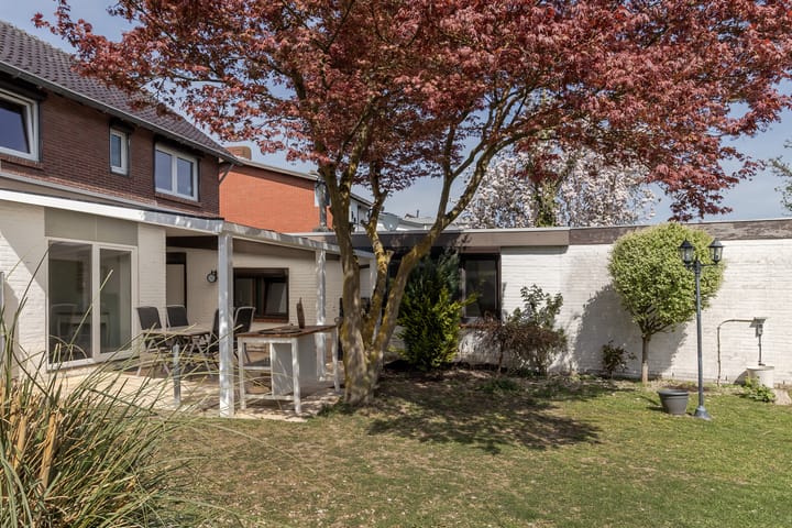 Photo 41 of Eindstraat 94