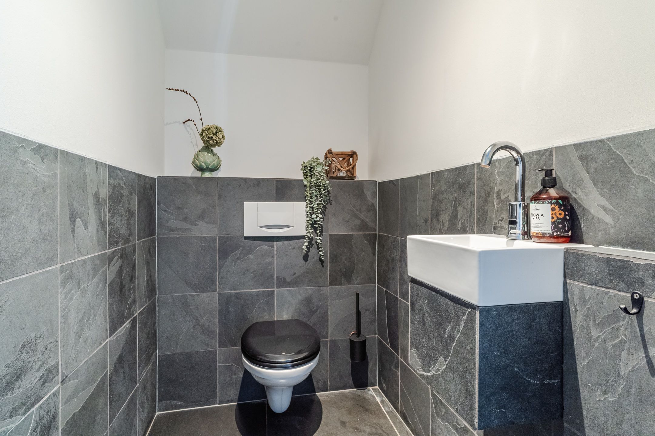 Foto 6 van Meerven 12-A