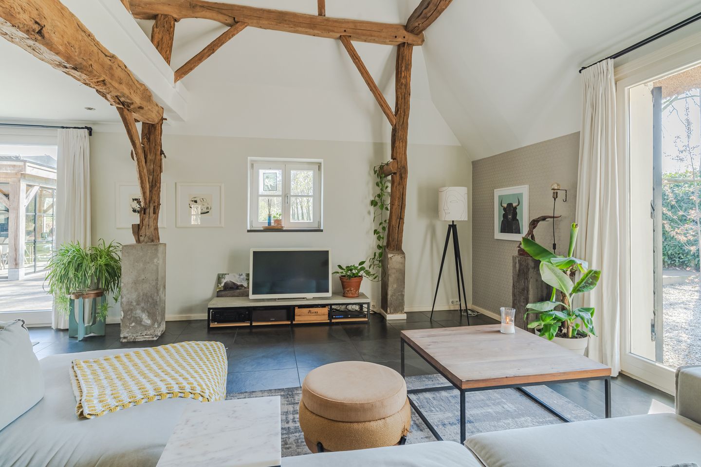 Foto 10 van Meerven 12-A