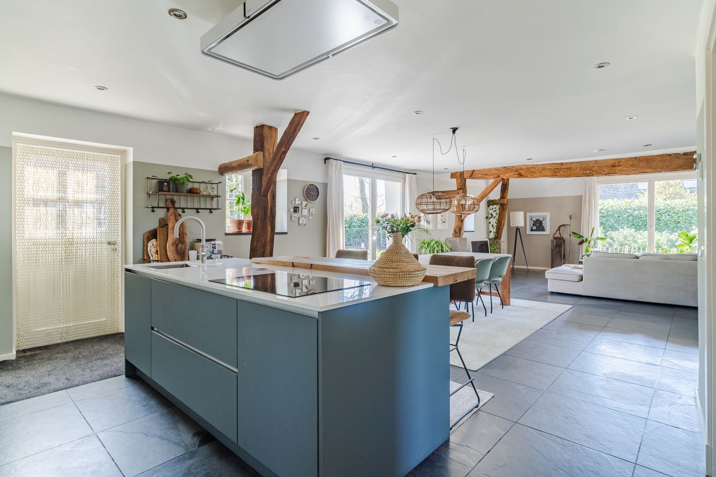 Foto 19 van Meerven 12-A