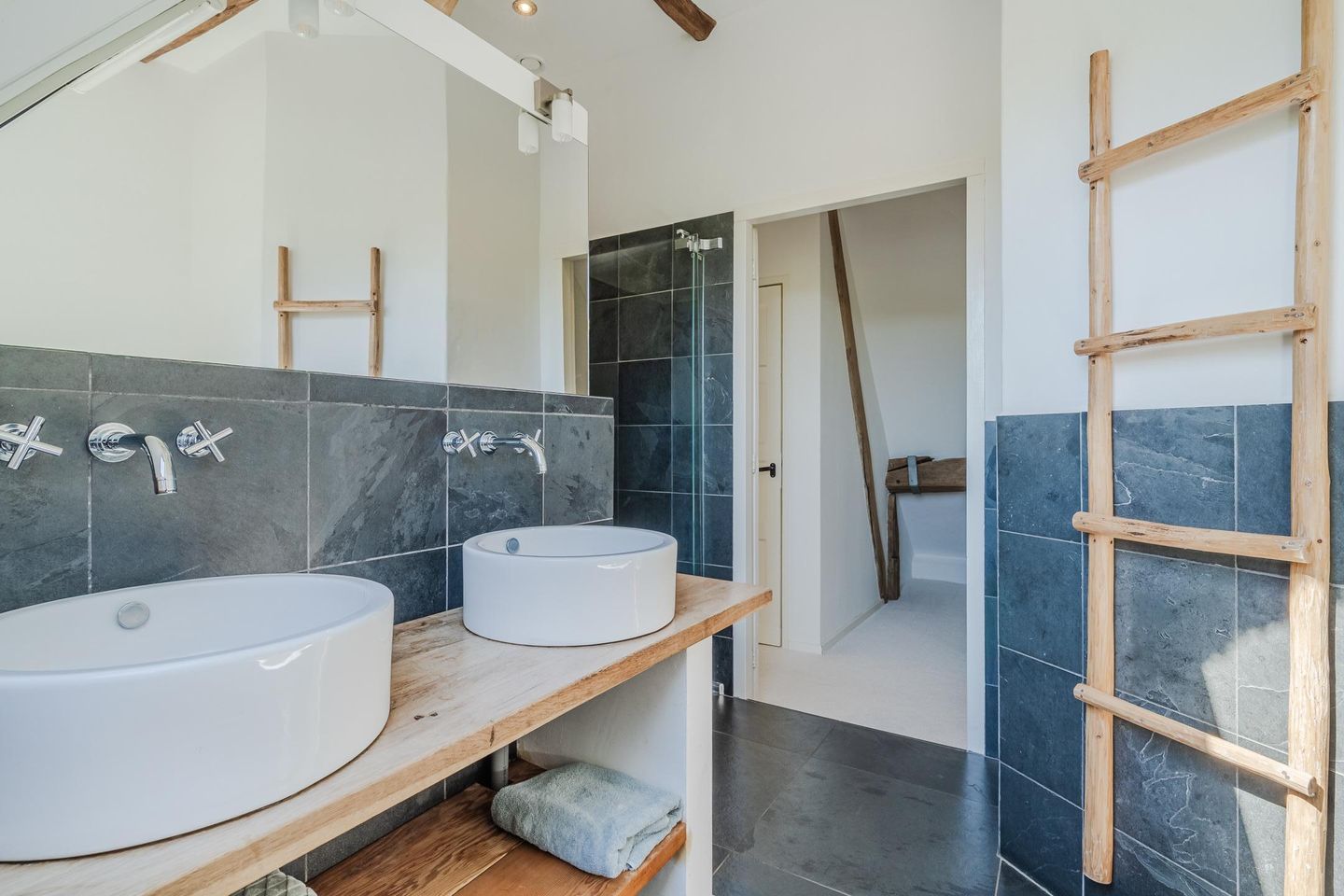 Foto 35 van Meerven 12-A