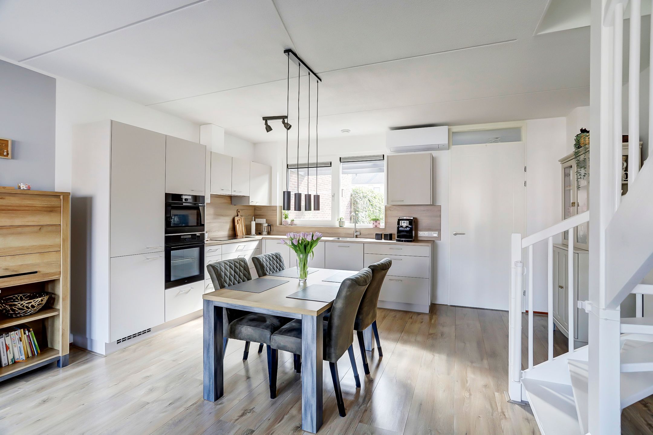 Photo 12 of Amerstraat 12