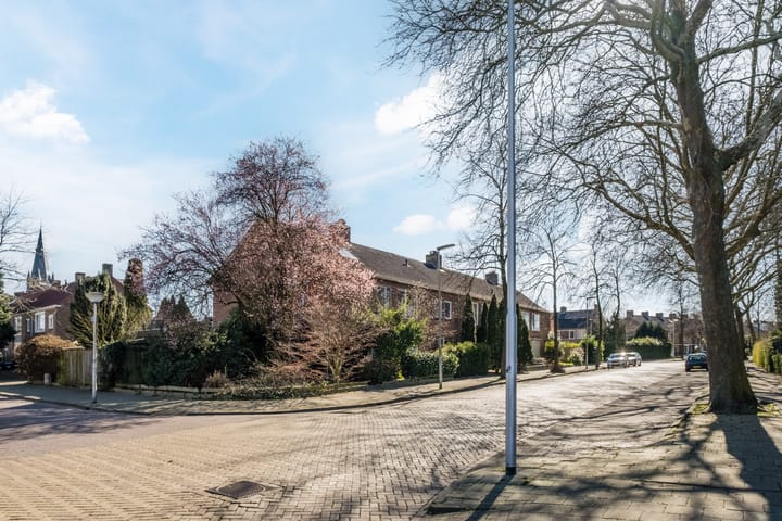 Foto 6 van Humperdincklaan 1