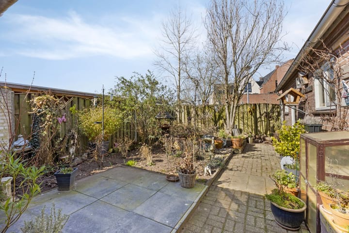 Foto 27 van Van Uitertstraat 38