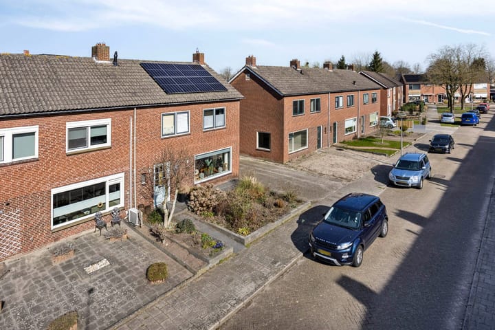 Foto 30 van Van Uitertstraat 38