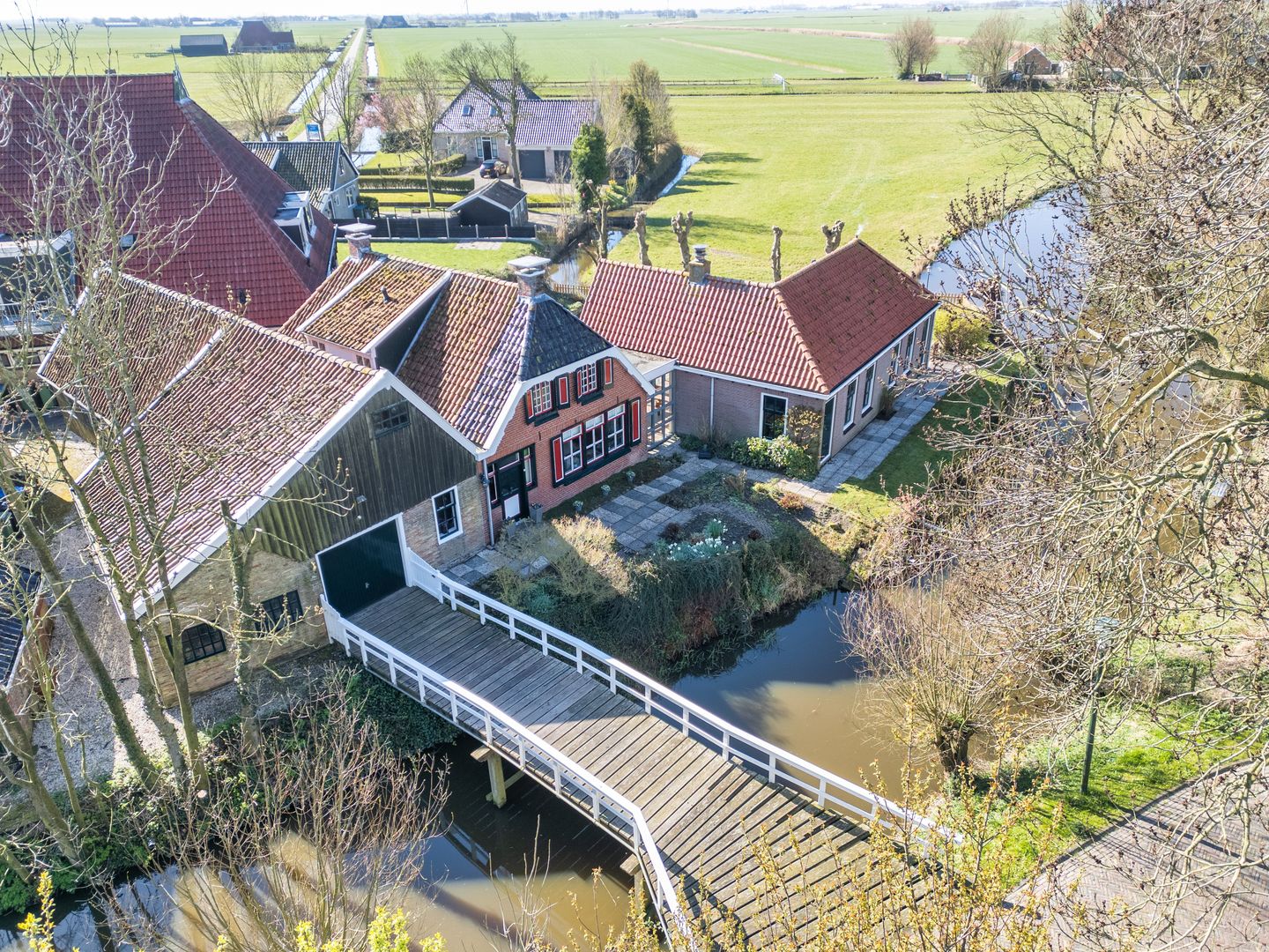 Foto 1 van Zuiderlaan 8