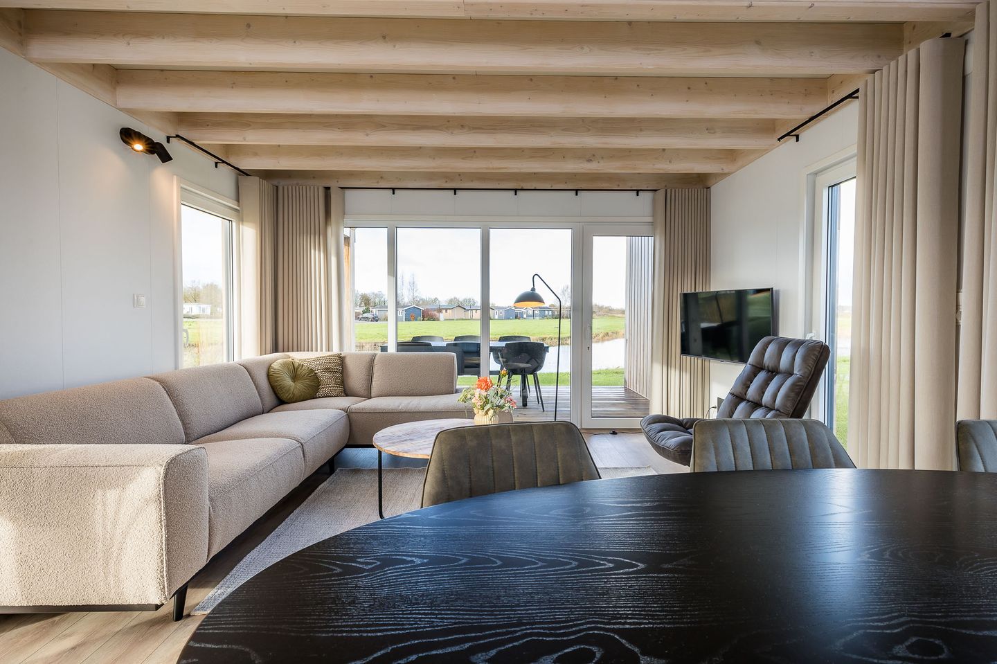 Photo 14 of Westdorperstraat 37-302