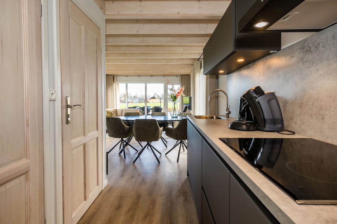 Photo 17 of Westdorperstraat 37-302