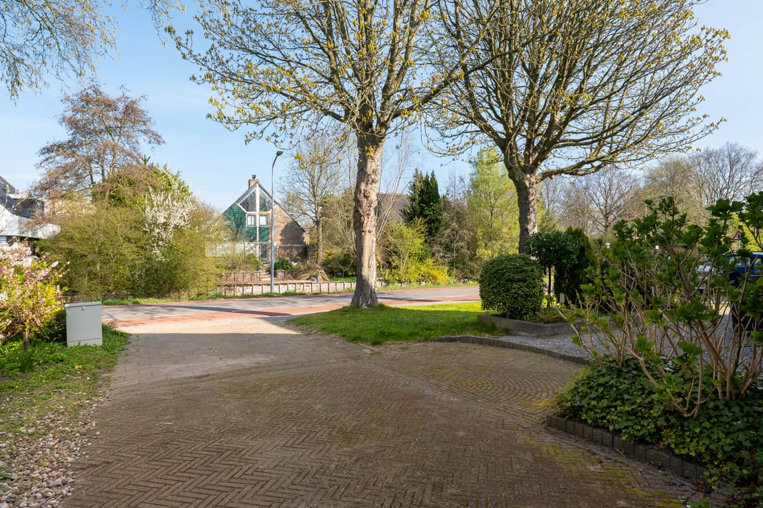 Photo 43 of Koewijzend 24-F