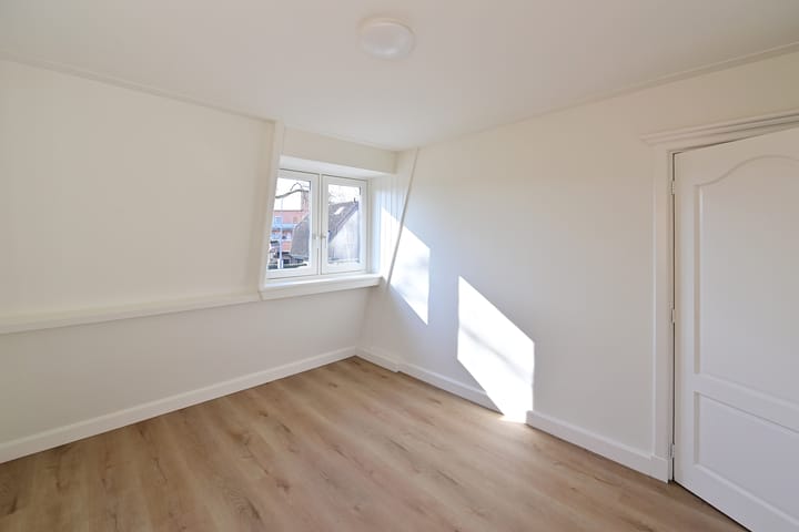 Foto 11 van Professor Kochstraat 55