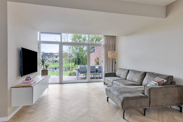 Photo 7 of Telstar 9